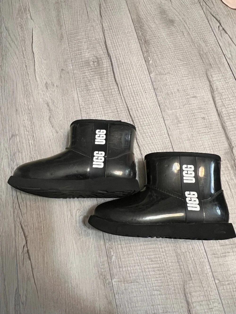 UGG Classic Clear Mini Boots Black Waterproof Youth Size 2 US Comfy Winter